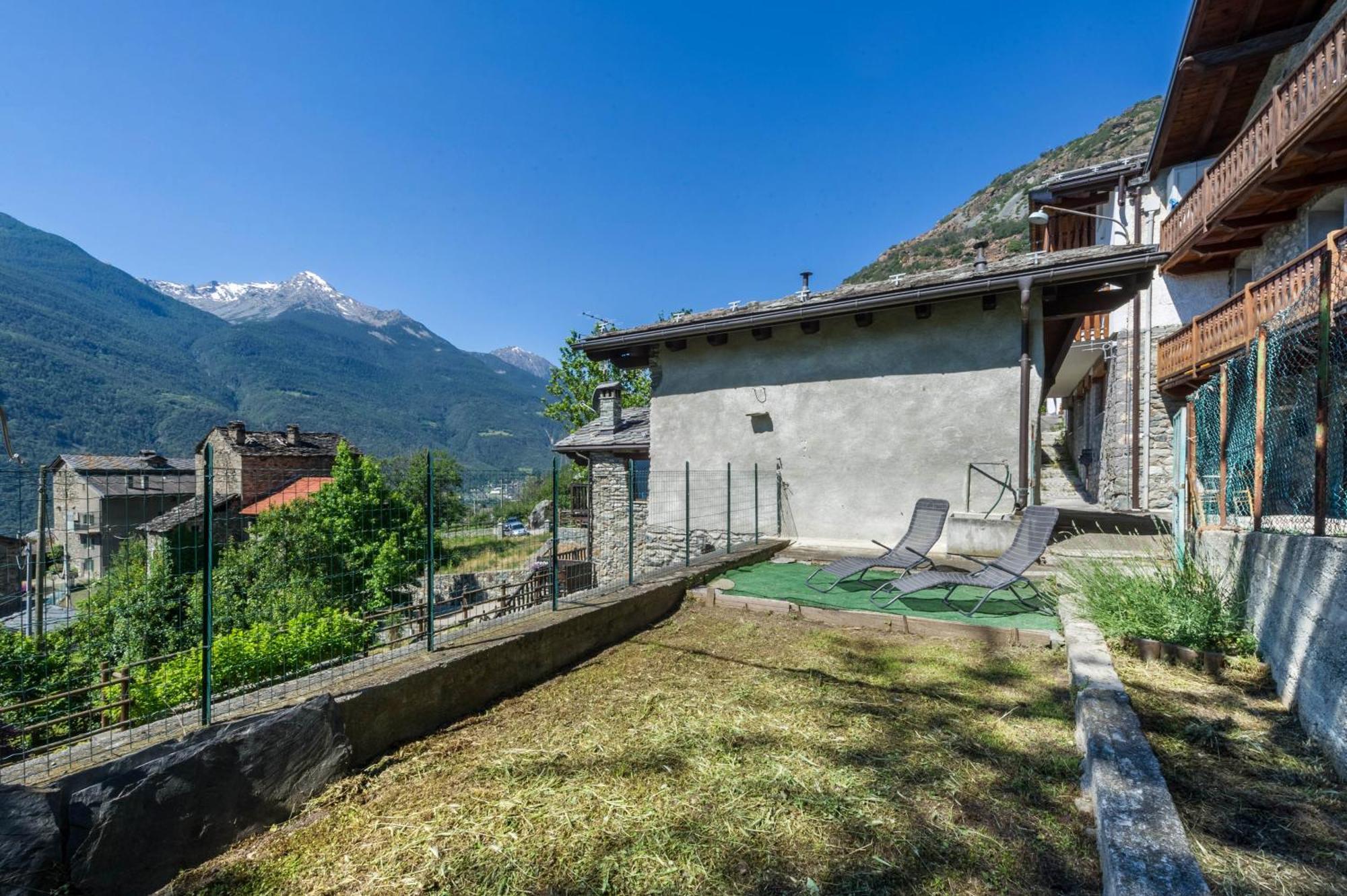 Il Nido Di Letizia Apartment Châtillon Exterior foto