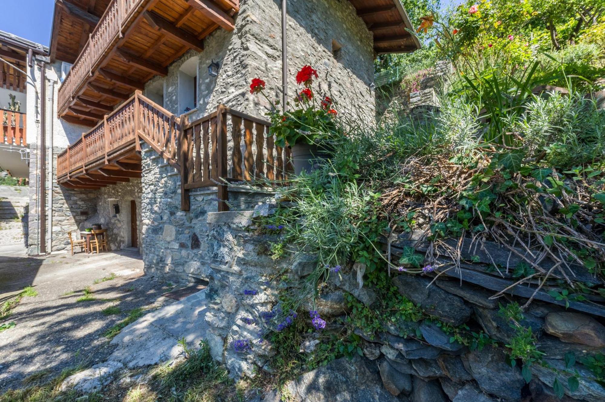Il Nido Di Letizia Apartment Châtillon Exterior foto